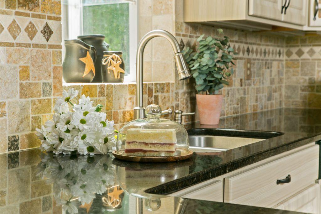 Embrace the Wave of Coastal Style Kitchen Design