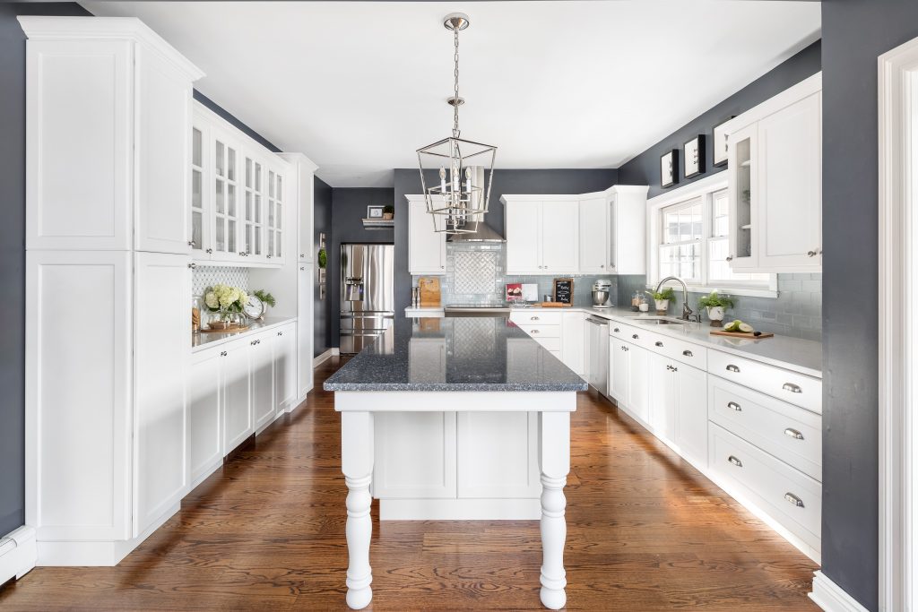 Countertop Styles to Match Your Kitchen Cabinets